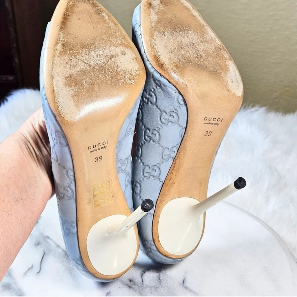Gucci Monogram Leather Light Blue Gray Stillettos Heels Peep Toe Size 39 (8.5?) - Picture 3 of 6